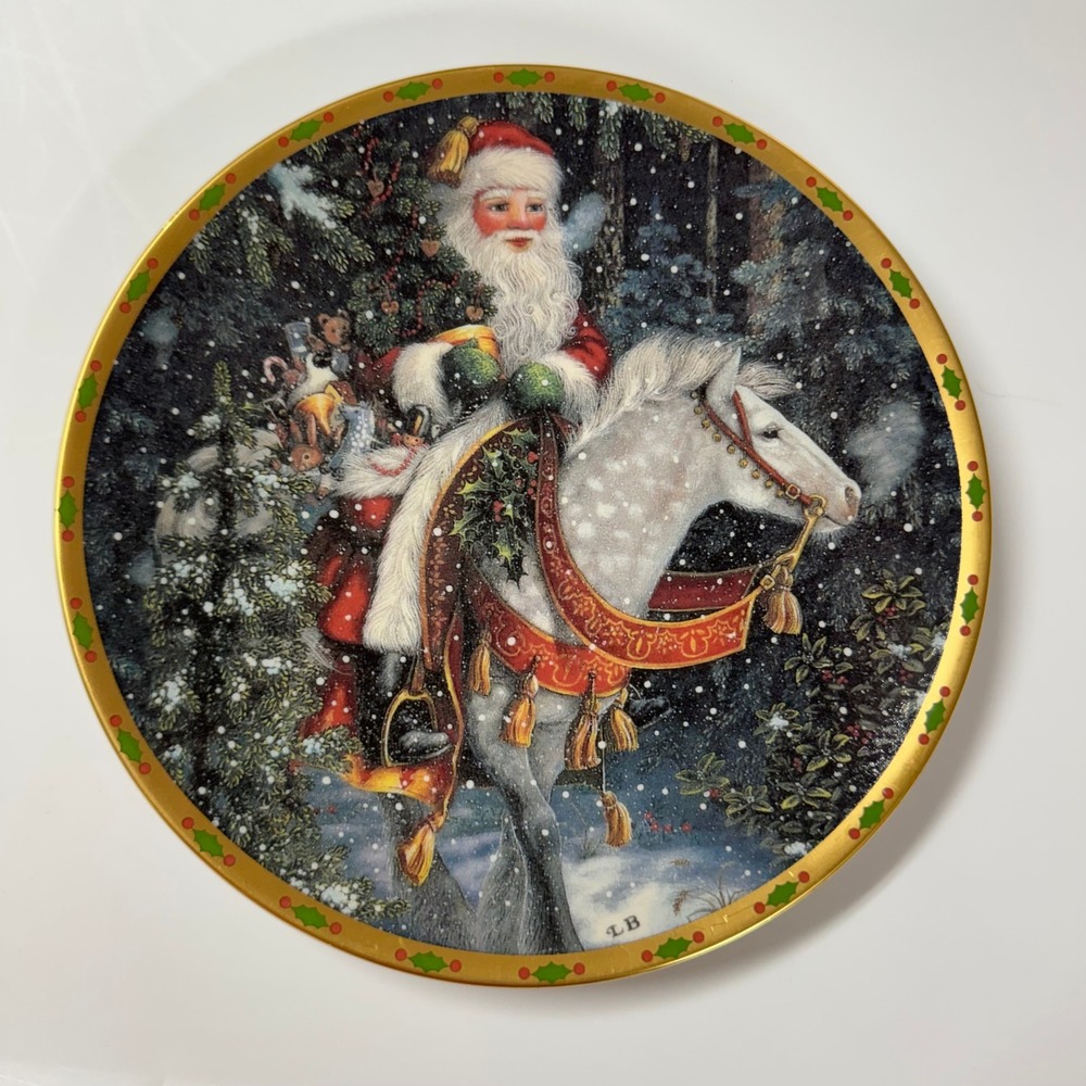 Lenox Santa of the Northern Forest Plate Lynn Bywaters Magic of Christmas 1994‎